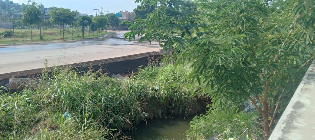 $!Colapsan tramos de la Avenida del Sol, calle Clouthier y sus alrededores, en Mazatlán