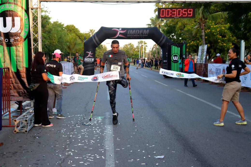 $!Conquistan Aragetze Nava y Diego García la 5KM Premier Mazatlán