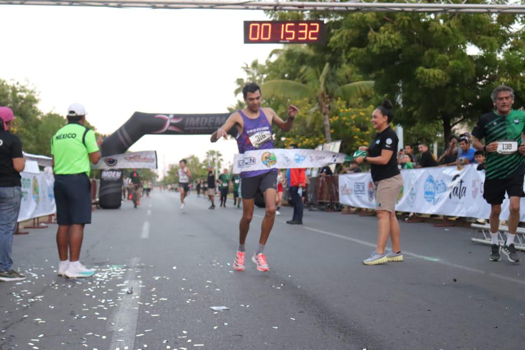 $!Conquistan Aragetze Nava y Diego García la 5KM Premier Mazatlán