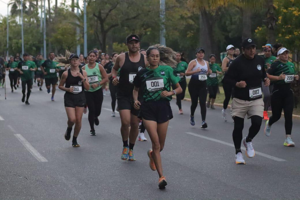 $!Conquistan Aragetze Nava y Diego García la 5KM Premier Mazatlán