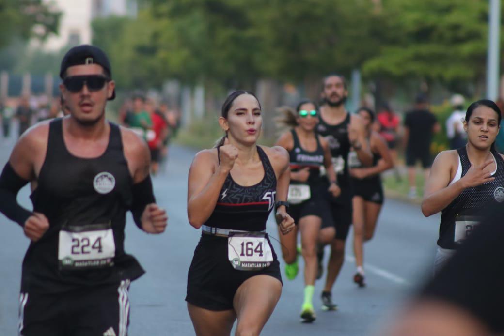 $!Conquistan Aragetze Nava y Diego García la 5KM Premier Mazatlán