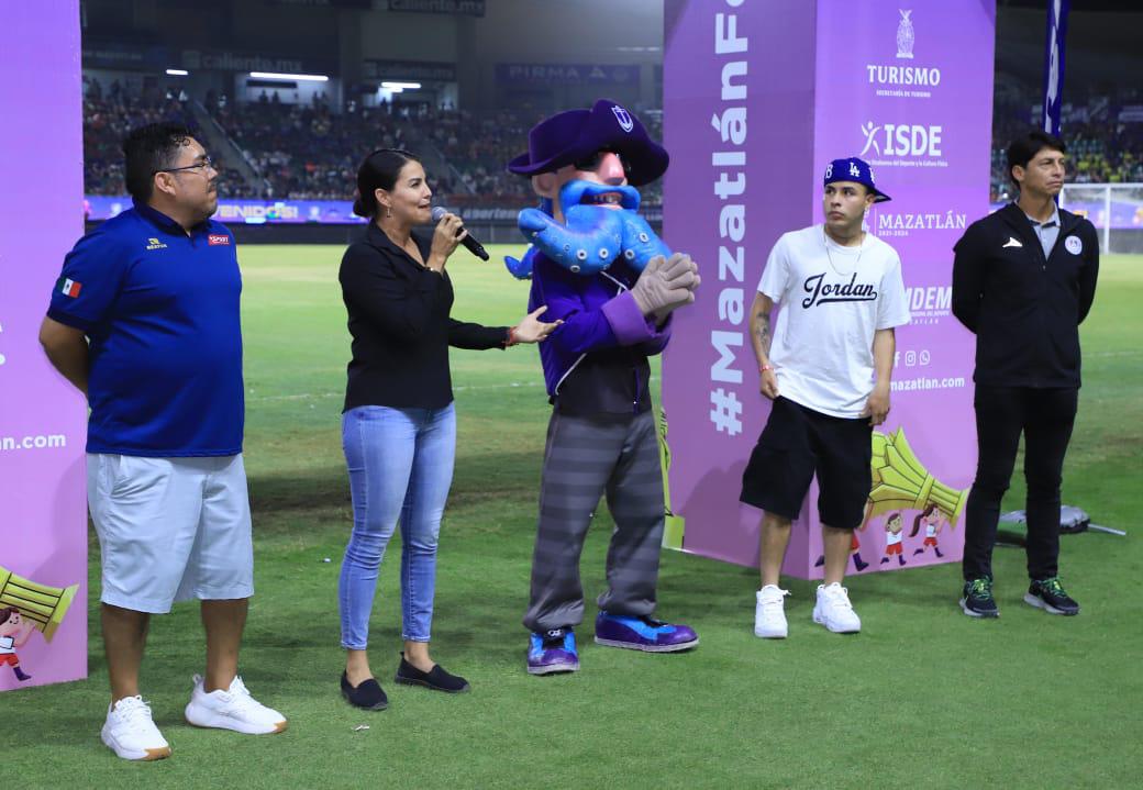 $!Rivaldios ‘prende’ la inauguración de la Copa Mazatlán