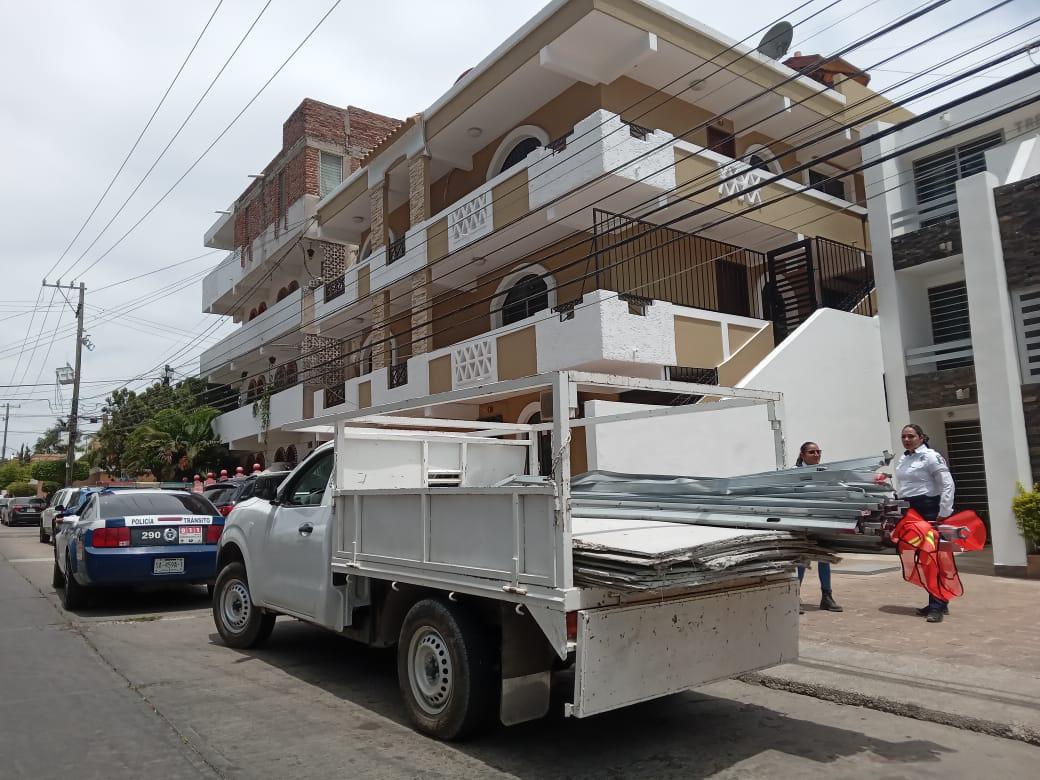$!Choca máquina de Bomberos en la Zona Dorada de Mazatlán