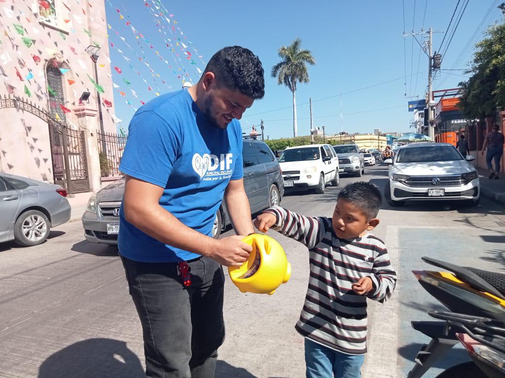 $!Realizan boteo pro Teletón en Escuinapa