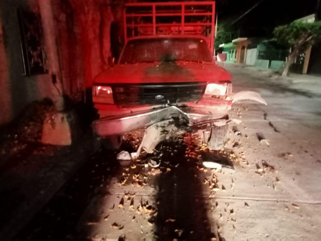 $!Se registra accidente en el centro de Escuinapa; hay tres personas lesionadas