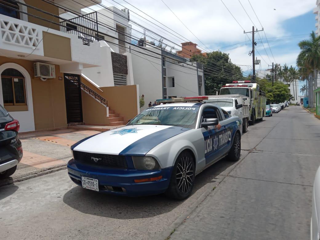 $!Choca máquina de Bomberos en la Zona Dorada de Mazatlán