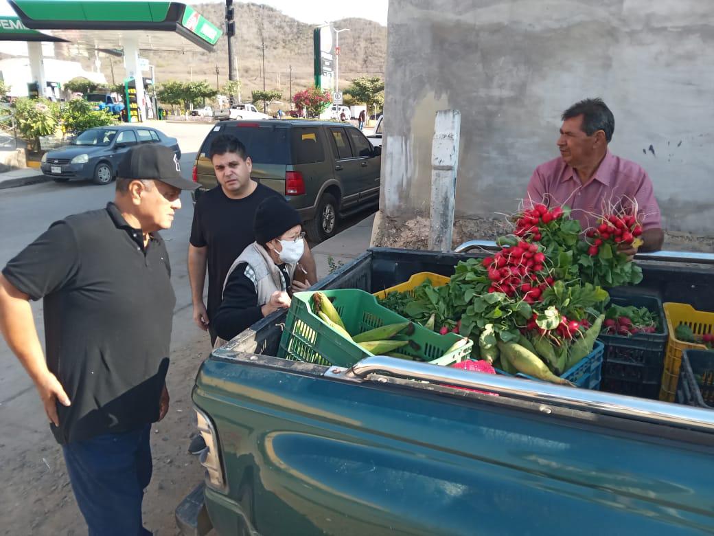 $!Llegaron los elotes de Don Tolo a Rosario, también el cilantro y los rabanitos