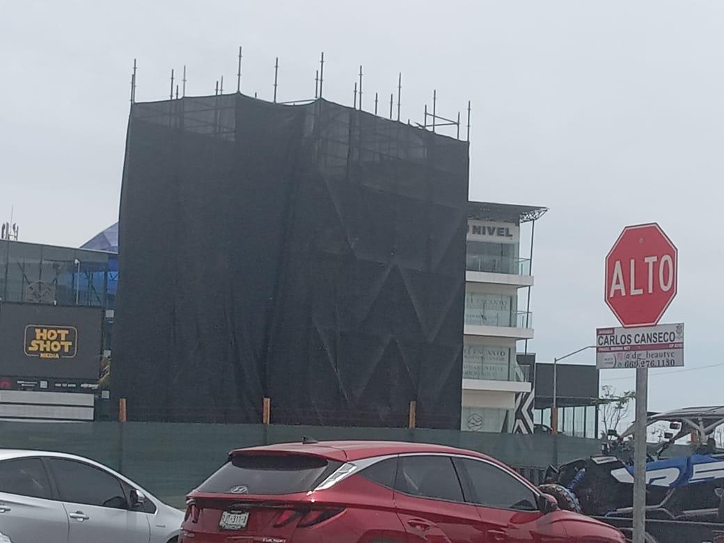 $!Cubren nuevo Monumento al Venado que se instala en la Marina Mazatlán