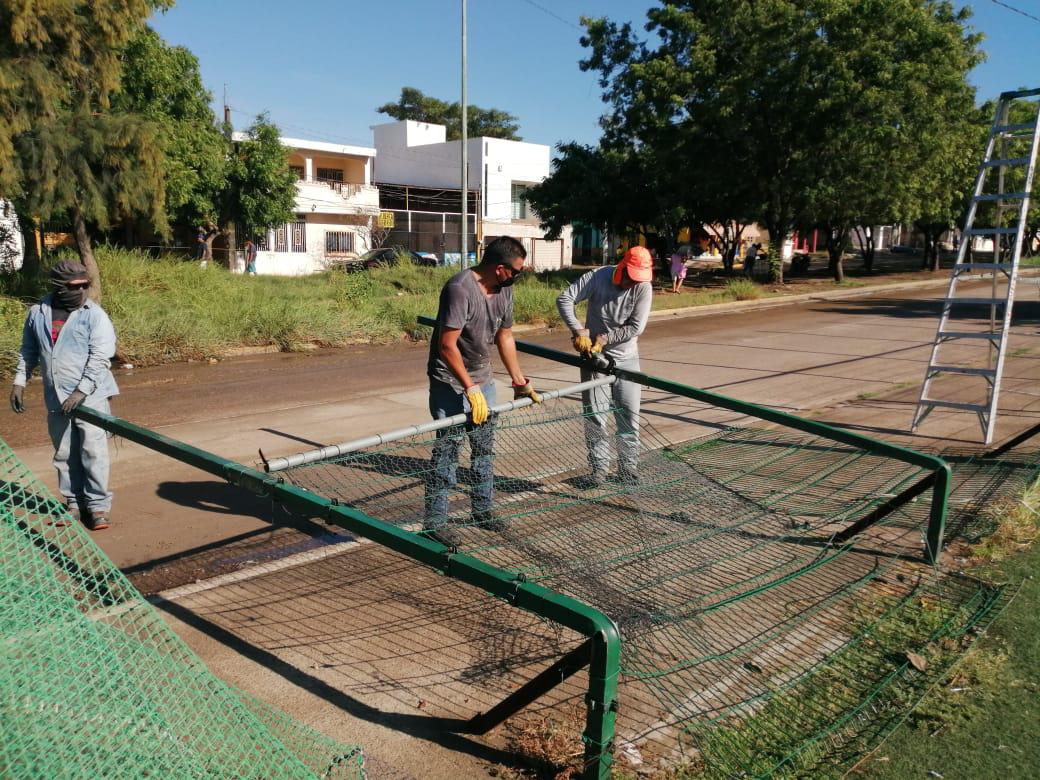 $!Rehabilitan y limpian espacios deportivos de Mazatlán tras el paso de ‘Pamela’