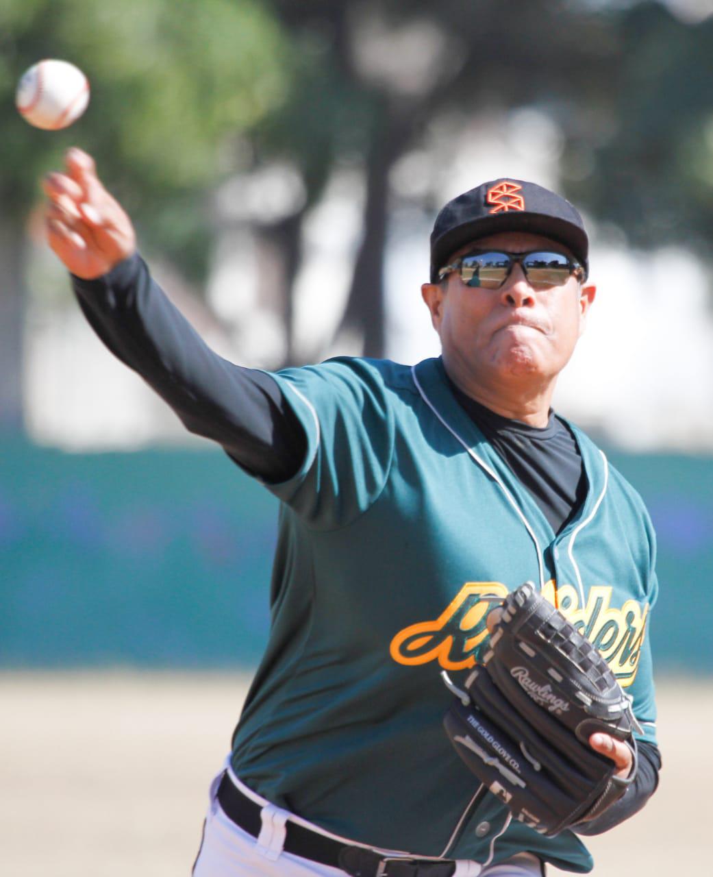 $!Recuerdan a Jesús Flores en partido amistoso de beisbol de ex Raiders