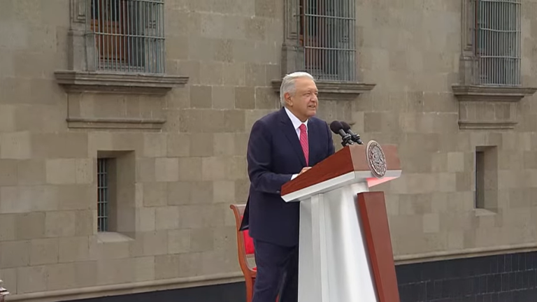 El Presidente Andrés Manuel López Obrador da su sexto y último Informe de Gobierno en el Zócalo.