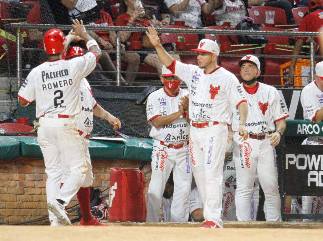 $!Venados de Mazatlán cobra desquite ante Tomateros de Culiacán