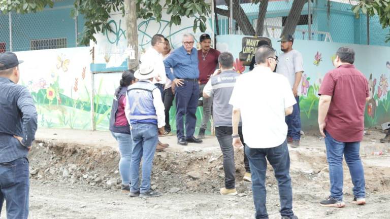 El Gobernador del Estado llegó a Mazatlán para hacer un recorrido de supervisión de obras de construcción.