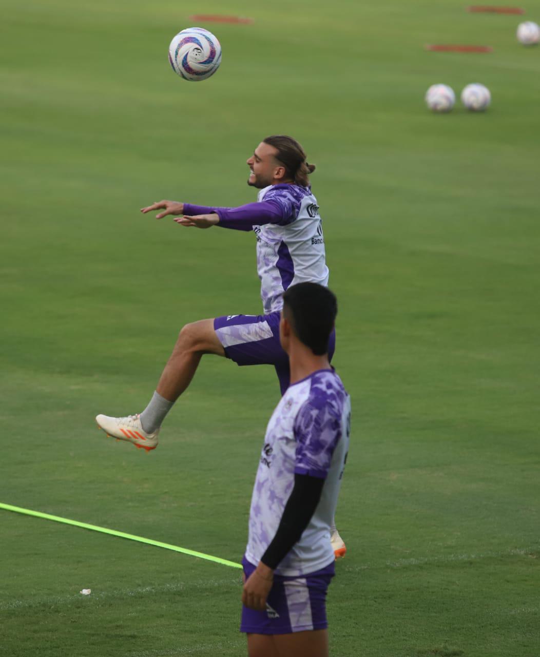 $!Mazatlán FC sostiene práctica vespertina con miras a su duelo ante Pachuca