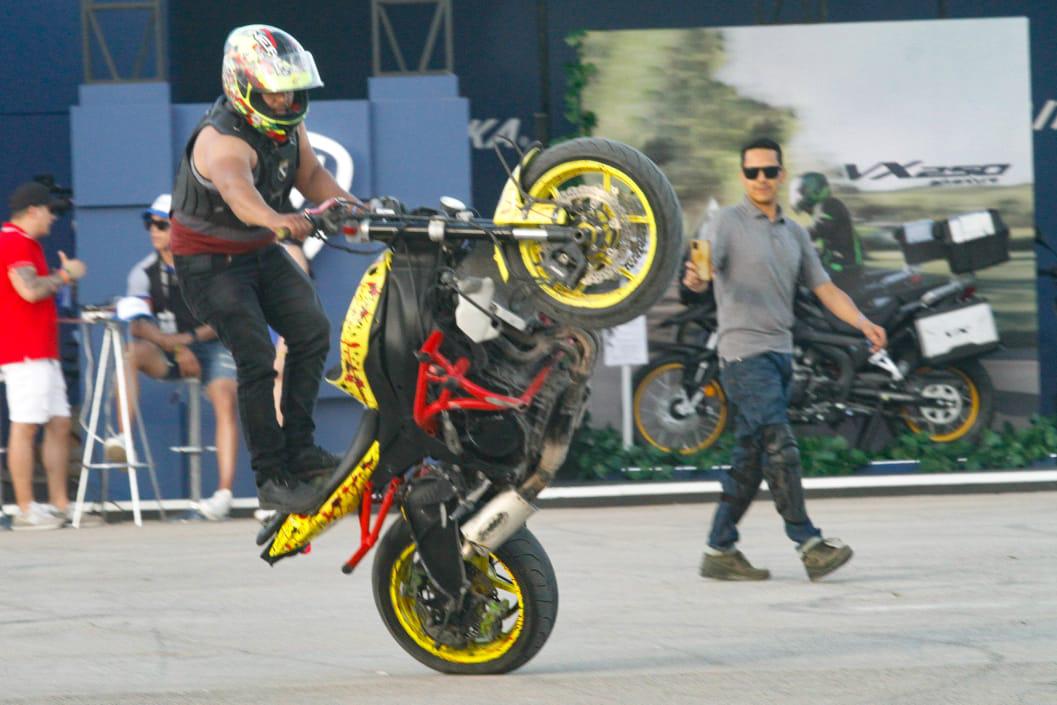 $!Exhiben pilotos acrobacias en Copa Mazatlán Stunt Riders