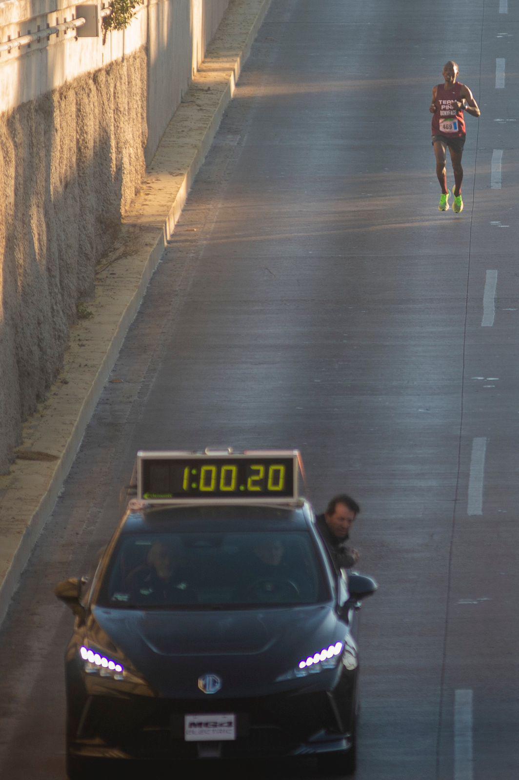 $!Bonyface Kaplagat, feliz por su título en el primer Medio Maratón de Gobierno del Estado