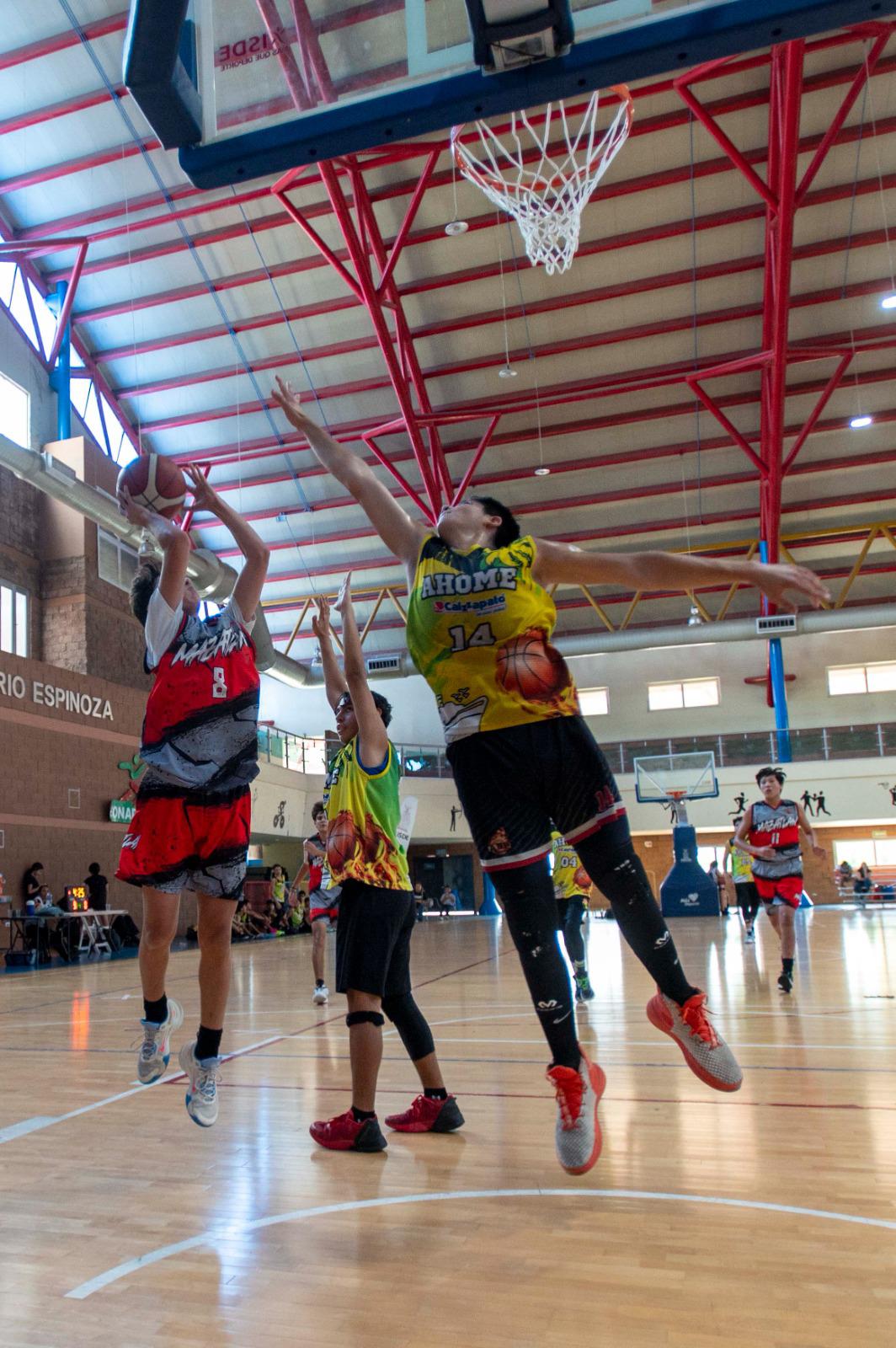 $!Culiacán y Ahome, dominan Estatal de Basquetbol U14