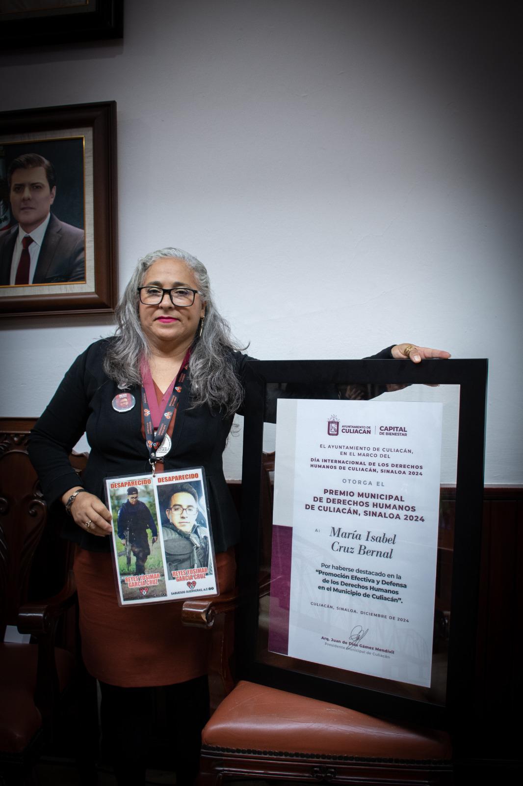 $!Recibe María Isabel Cruz el Premio Municipal de Derechos Humanos de Culiacán