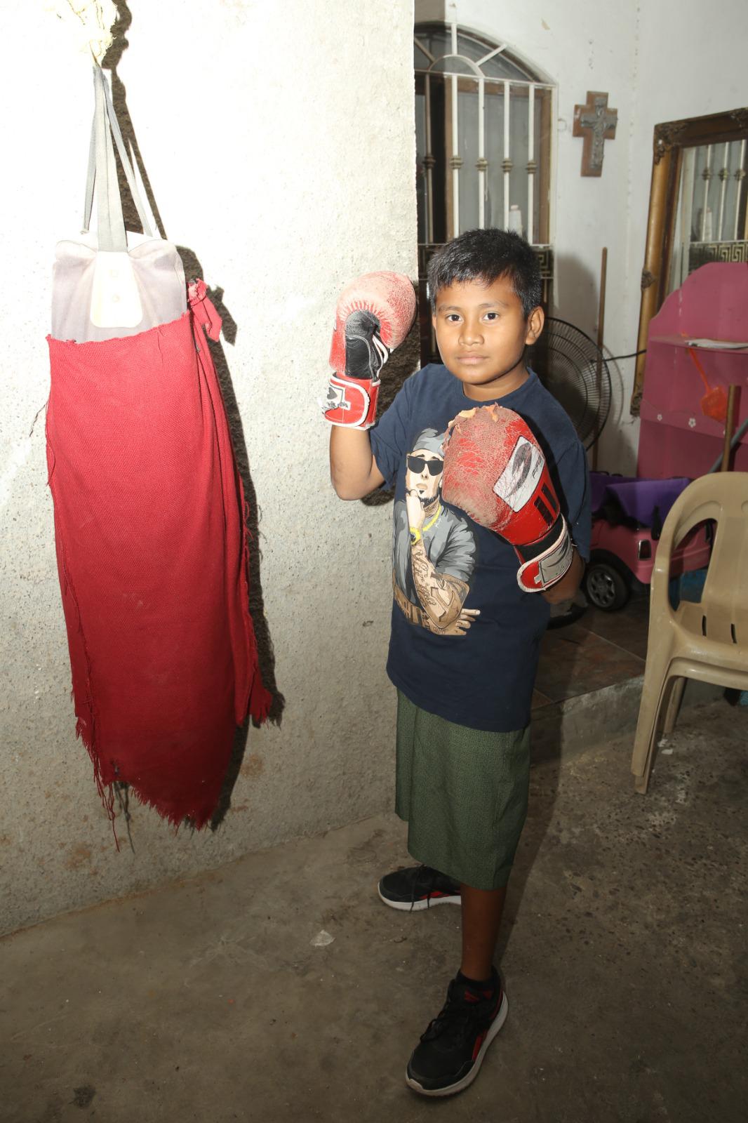 $!David Cruz admira a ‘Canelo’ Álvarez y quisiera unos guantes para entrenar o para combate