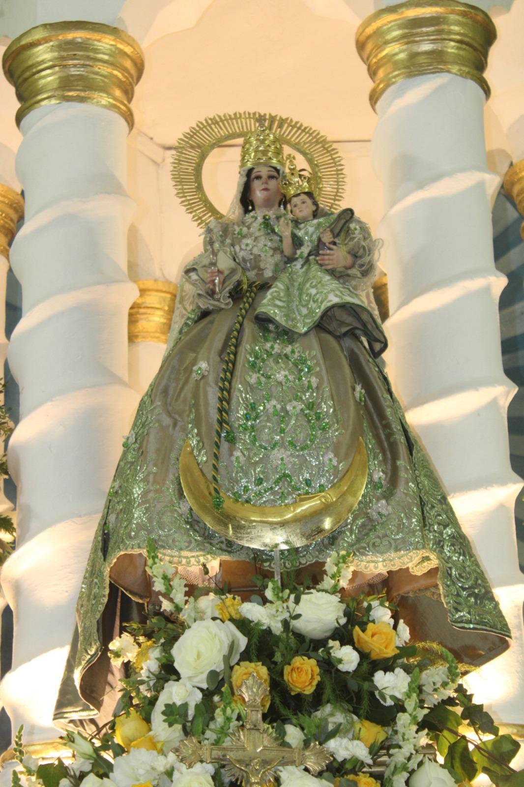 $!Ermi Delia y Yered esperaron 10 años para poder donar el vestido a la Virgen de Loreto