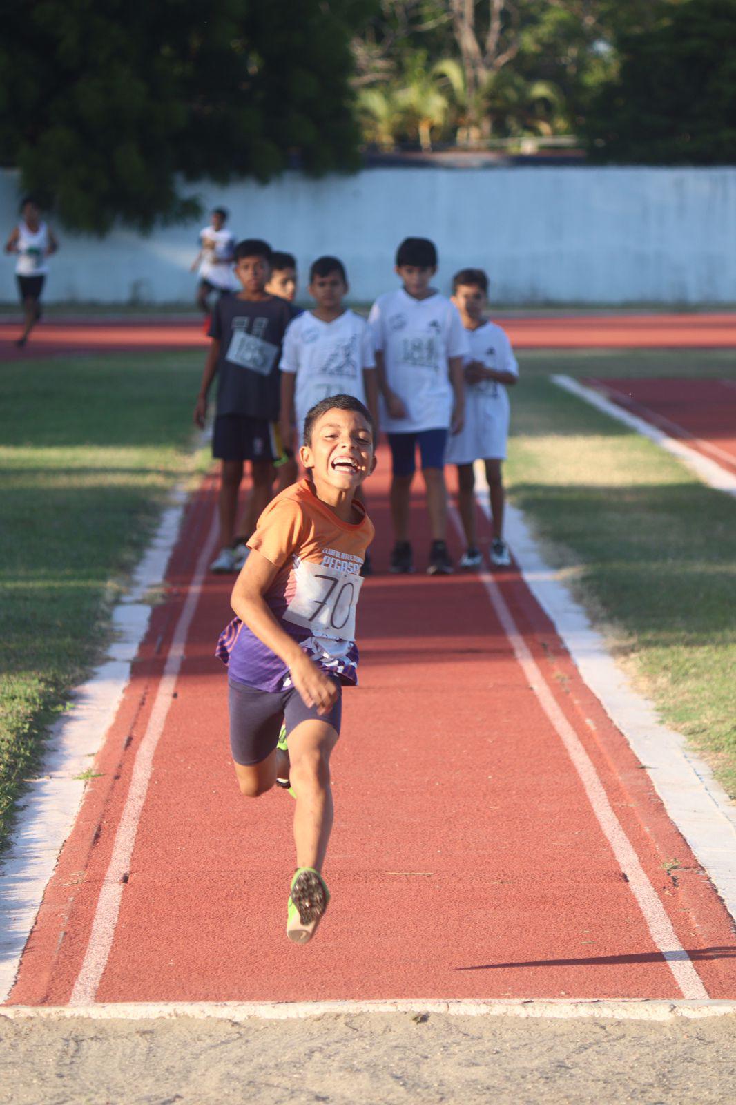 $!Dominan Nahara y López los 200 metros en segunda etapa de la Liga de Atletismo Imdem