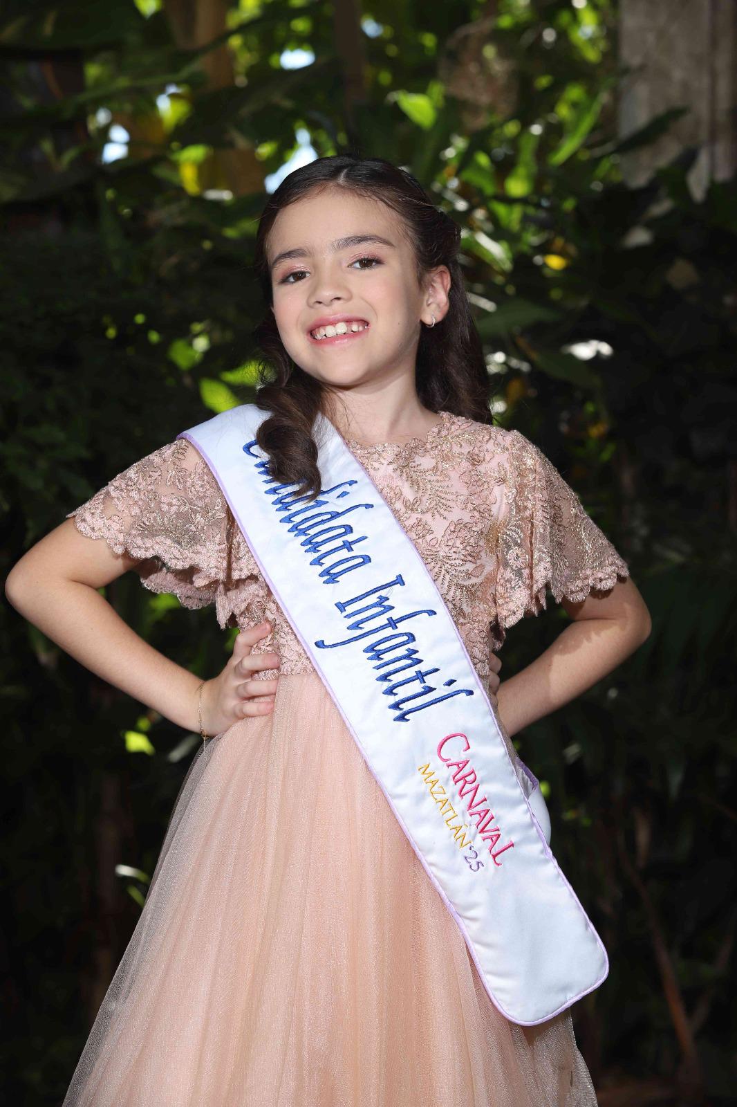 $!Ángela Salazar y Ximena Lizárraga buscan la corona de Reina Infantil del Carnaval de Mazatlán