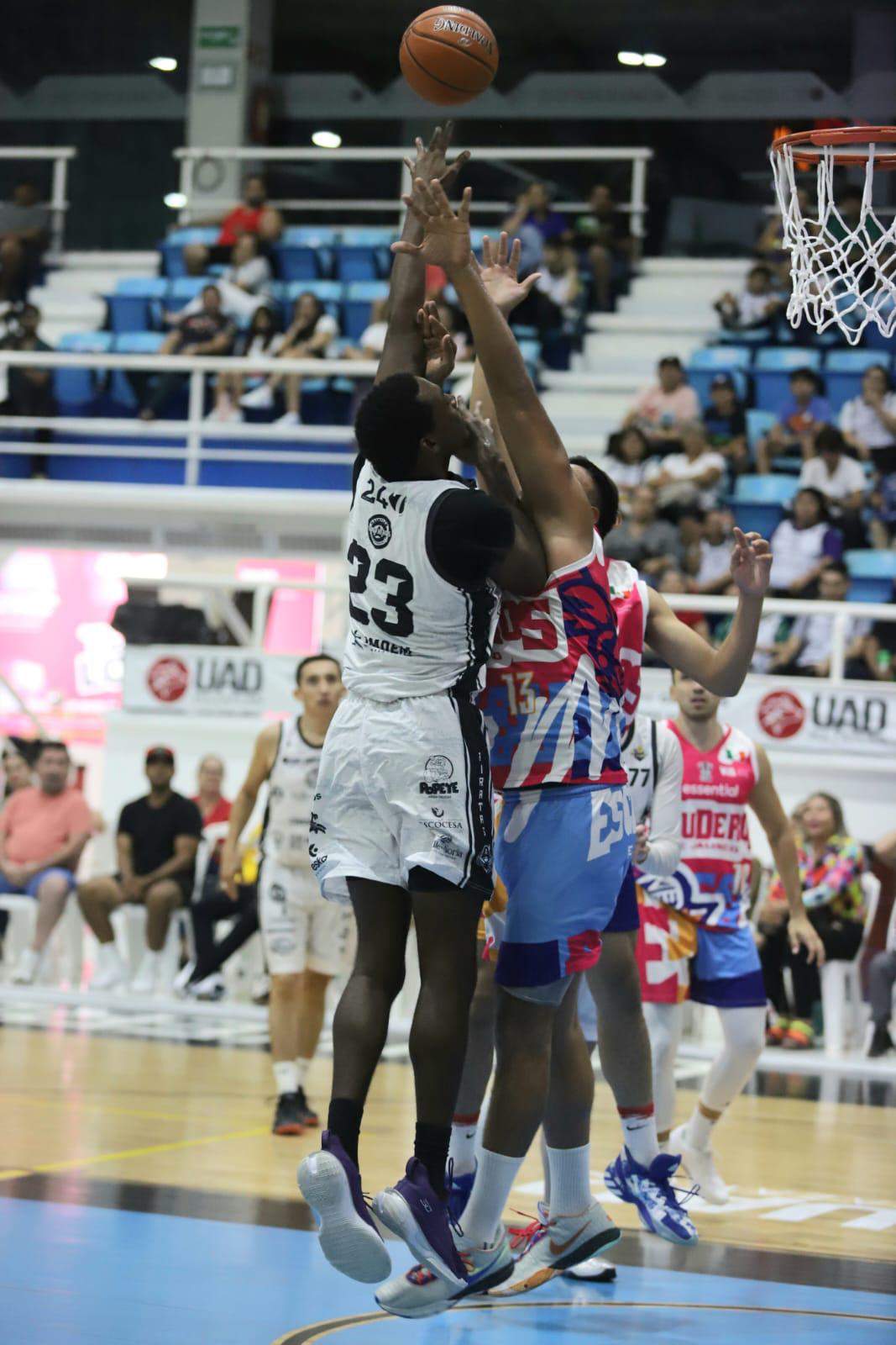 $!Piratas Basketball rompe la mala racha y encuentra la primera victoria de la temporada en casa