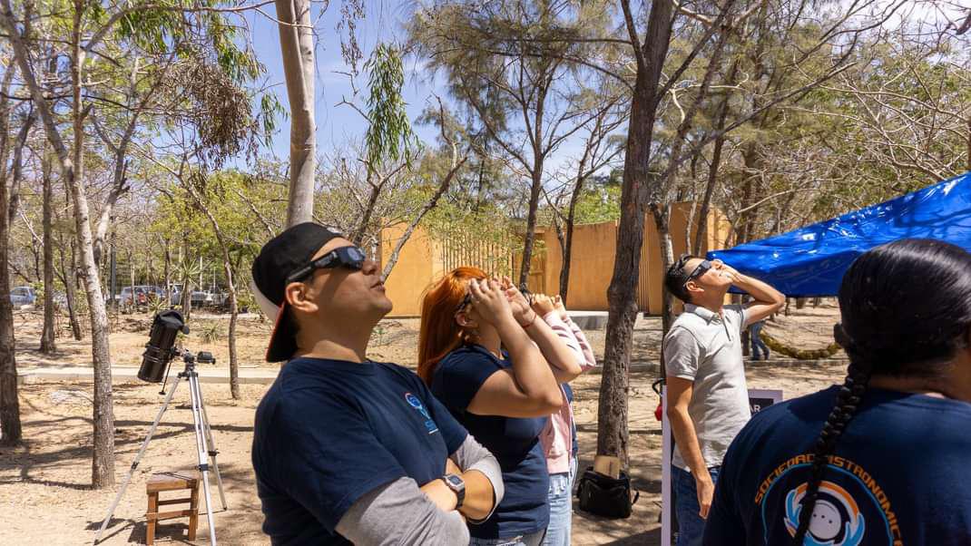 $!El sur de Sinaloa podrá disfrutar del eclipse parcial este 14 de octubre