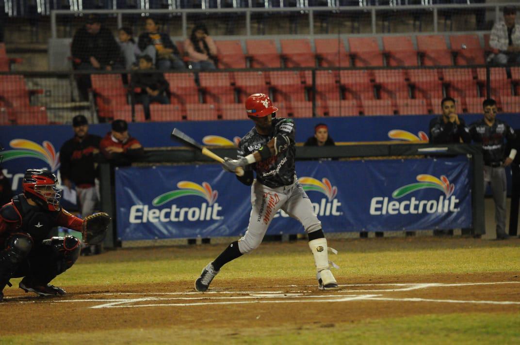 $!Con efectivo pitcheo y bateo oportuno, Venados vence a Mayos y empata la serie