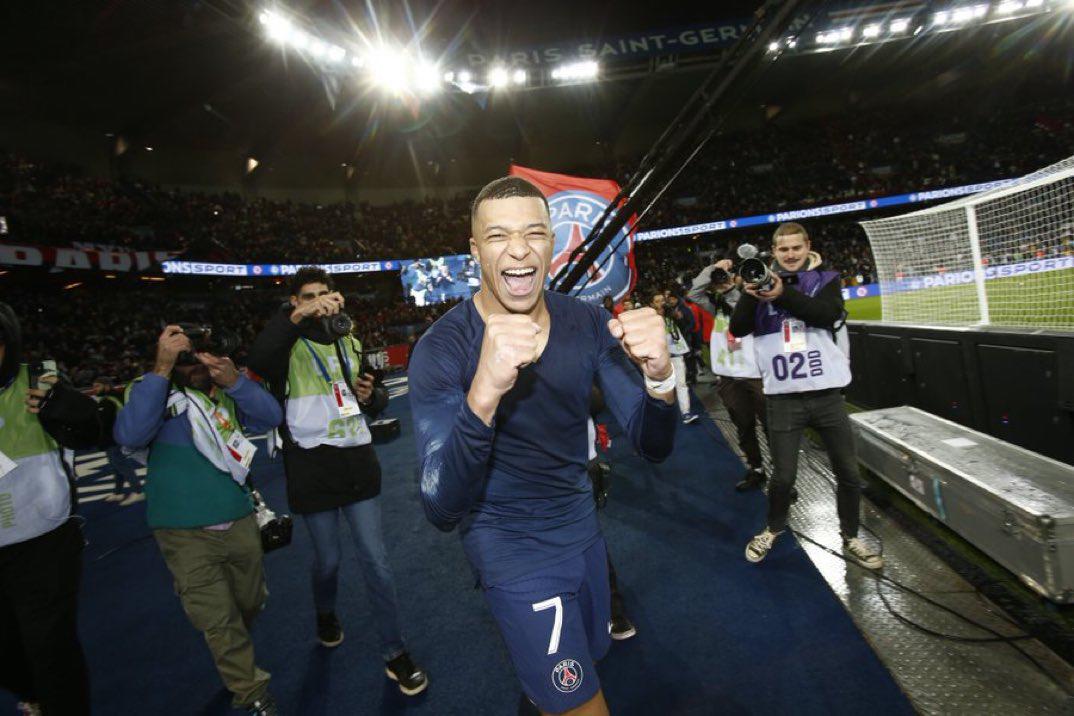 $!Mbappé sobre la hora da el triunfo al París Saint-Germain