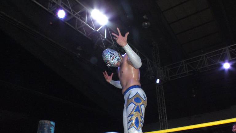 Furia Blanca Jr. quiere llegar lejos en la lucha libre.