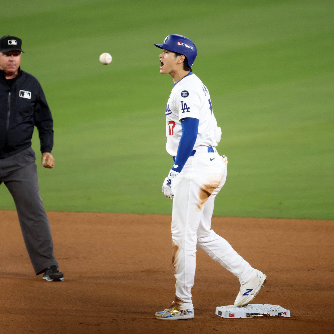 $!Grand slam de Freeman en la décima da victoria a Dodgers ante Yanquis en J1 de la Serie Mundial