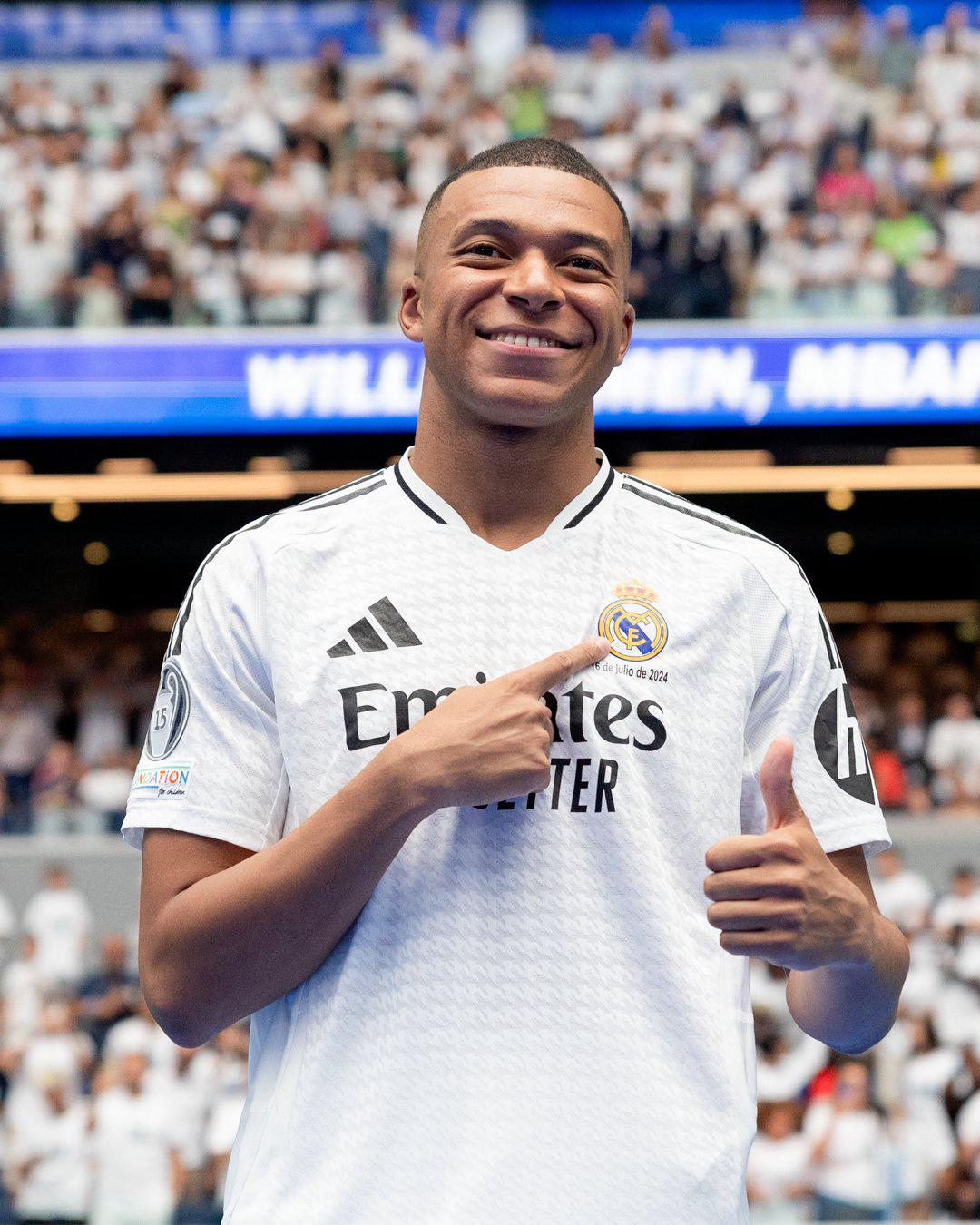 $!Espectacular recibimiento a Kylian Mbappé en el Santiago Bernabéu