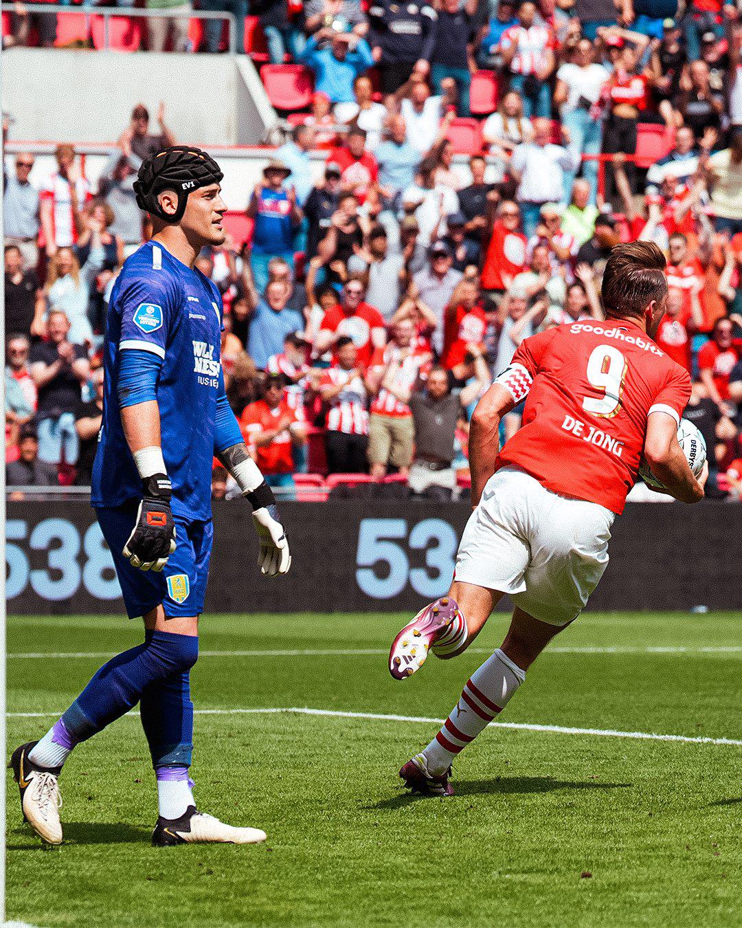 $!Luuk de Jong comanda remontada del PSV ante el Waalwijk