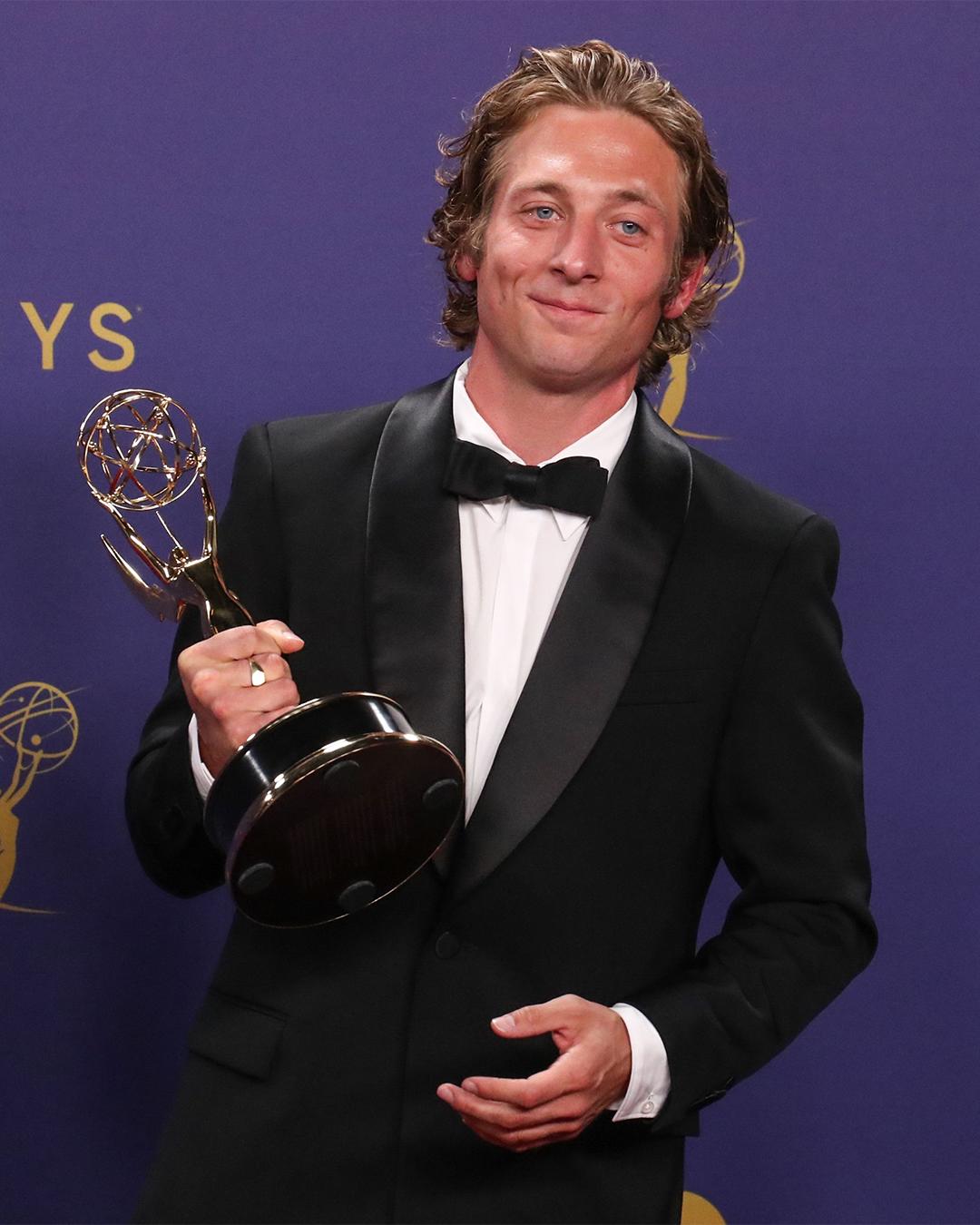 $!El premio a Mejor actor principal en una serie de comedia fue para Jeremy Allen White.