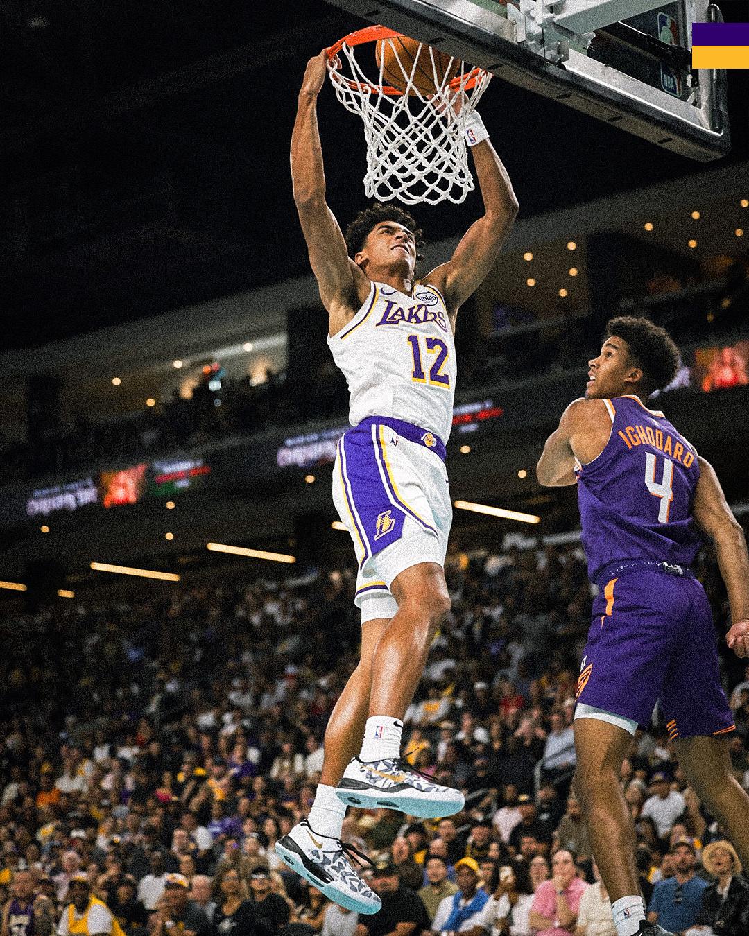 $!LeBron y Bronny James juegan juntos por primera vez con los Lakers