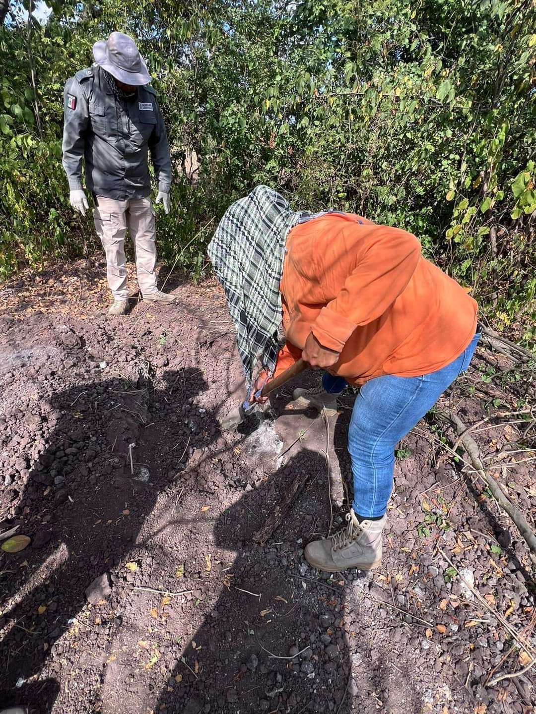 $!Encuentran restos humanos en dos fosas clandestinas al oriente de Mazatlán