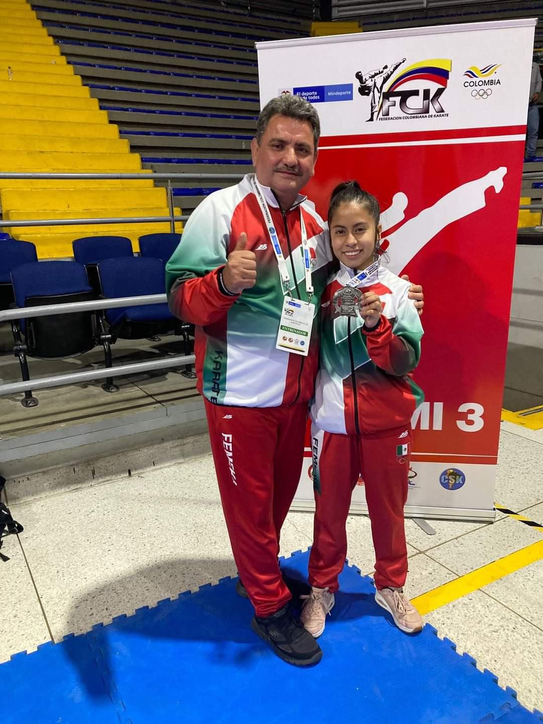 $!Karatecas mazatlecos conquistan tres medallas en Centroamericano, en Colombia