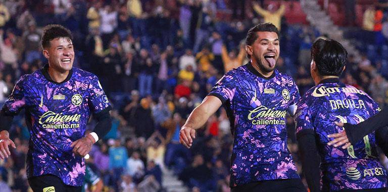 Henry Martín celebra su gol.