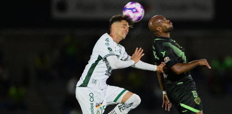 León gana sobre el final contra Juárez