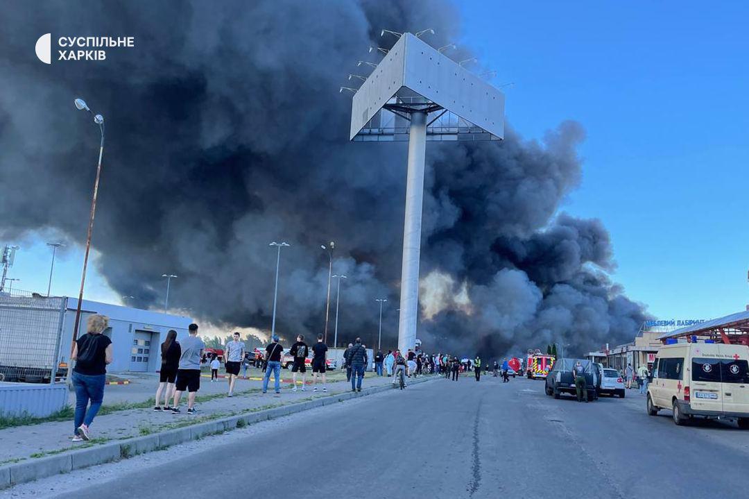 $!Ataca Rusia a un centro comercial de Kharkiv, en Ucrania