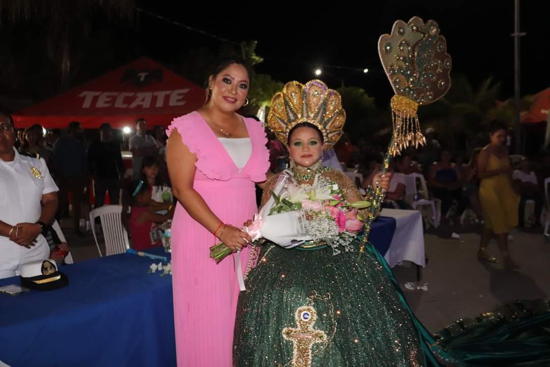 $!Coronan a Kendra I, en las festividades del Día del Marino en Teacapán