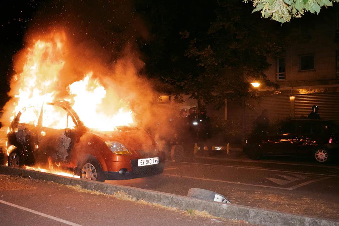 $!Tensión en Francia tras disturbios por muerte de joven a manos de la policía