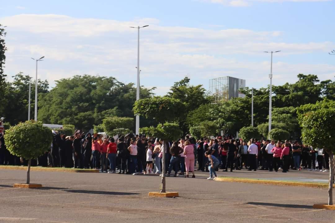 $!Realizan simulacro en plaza del sector Tres Ríos, en Culiacán