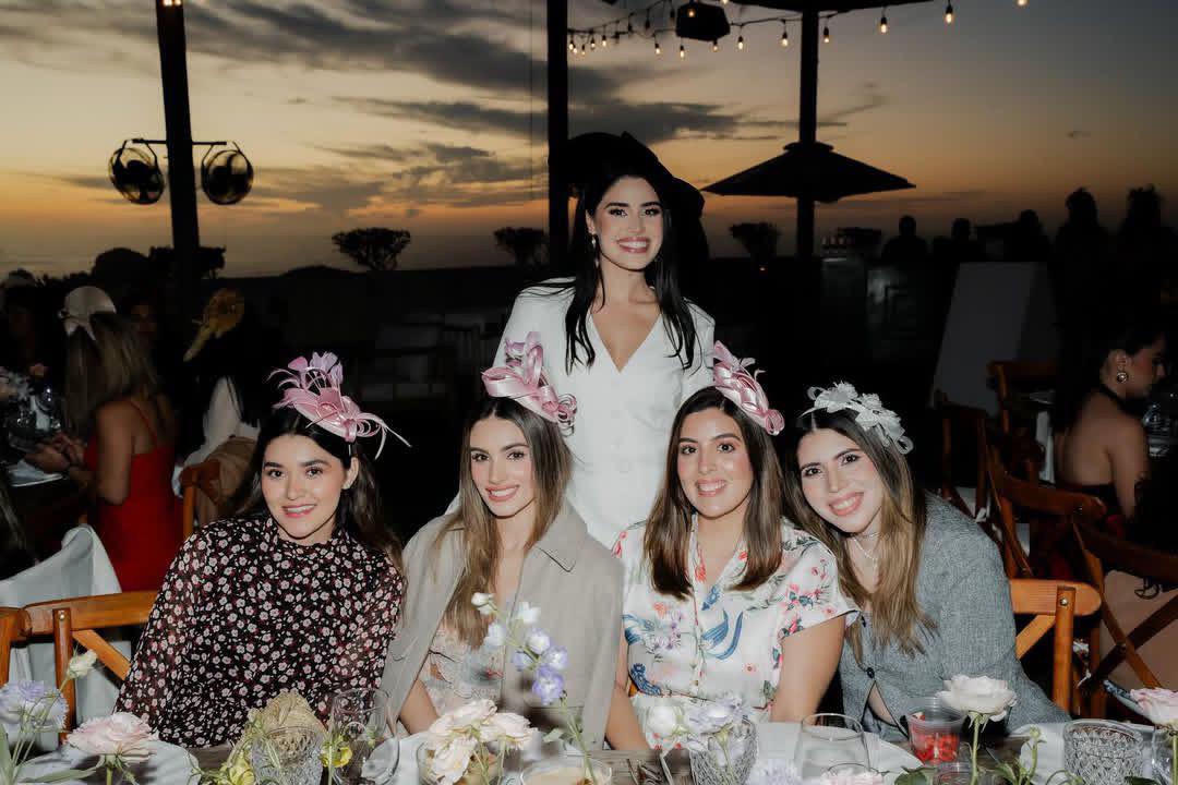 $!Brianda junto a Nicole García, Libia Gavica, Jimena Mellado y Beatriz Granados.