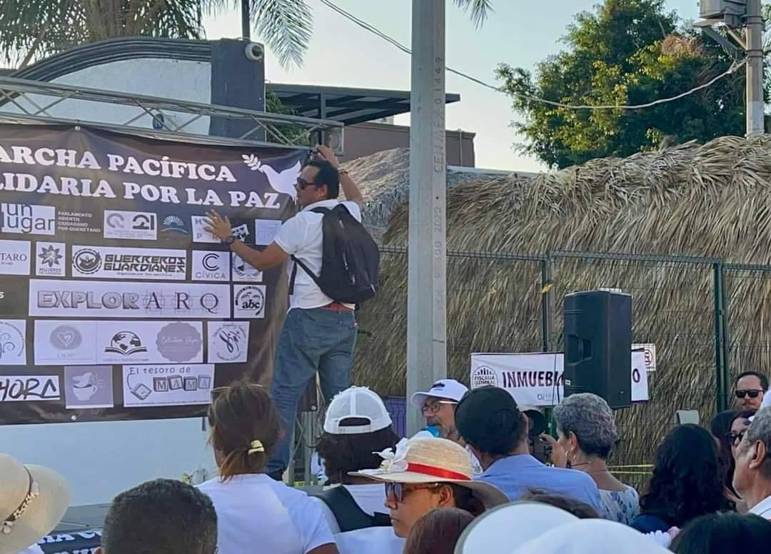 $!Familiares de víctimas del Cantaritos Bar marchan en Querétaro; acusan falta de apoyo tras multihomicidio