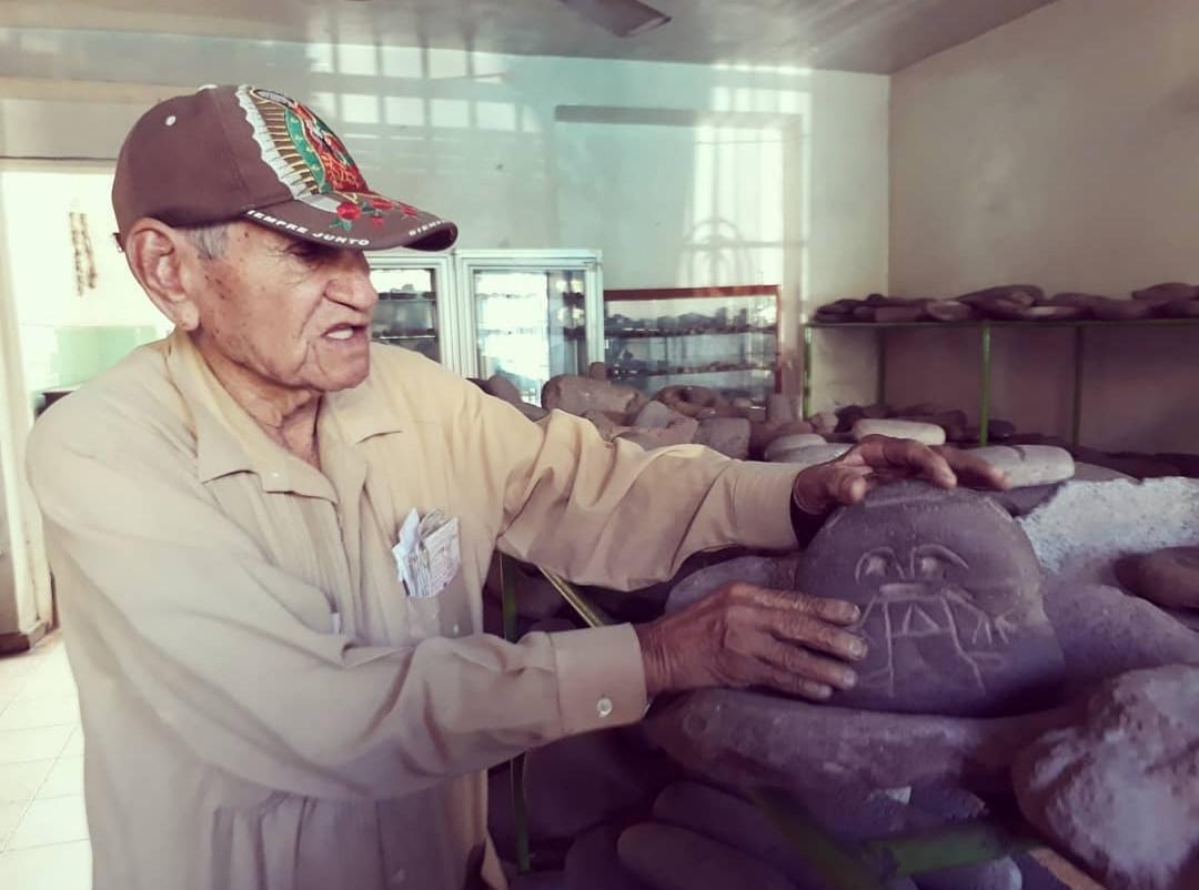 $!Héctor Manuel Delgado Salas (1938-2021), mejor conocido como ‘El Chino Billetero’, dedicó su vida a recolectar piezas arqueológicas y objetos antiguos de Sinaloa.