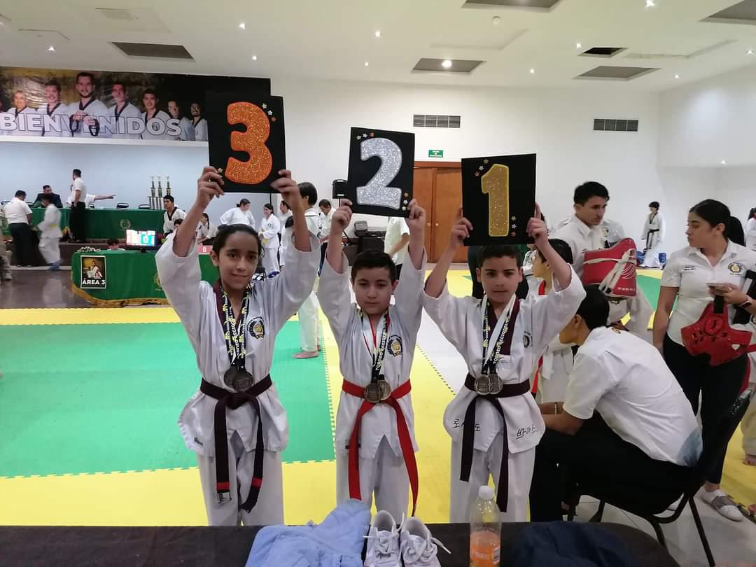 $!Taekwondoínes de Escuinapa logran medallas a nivel estatal y regional