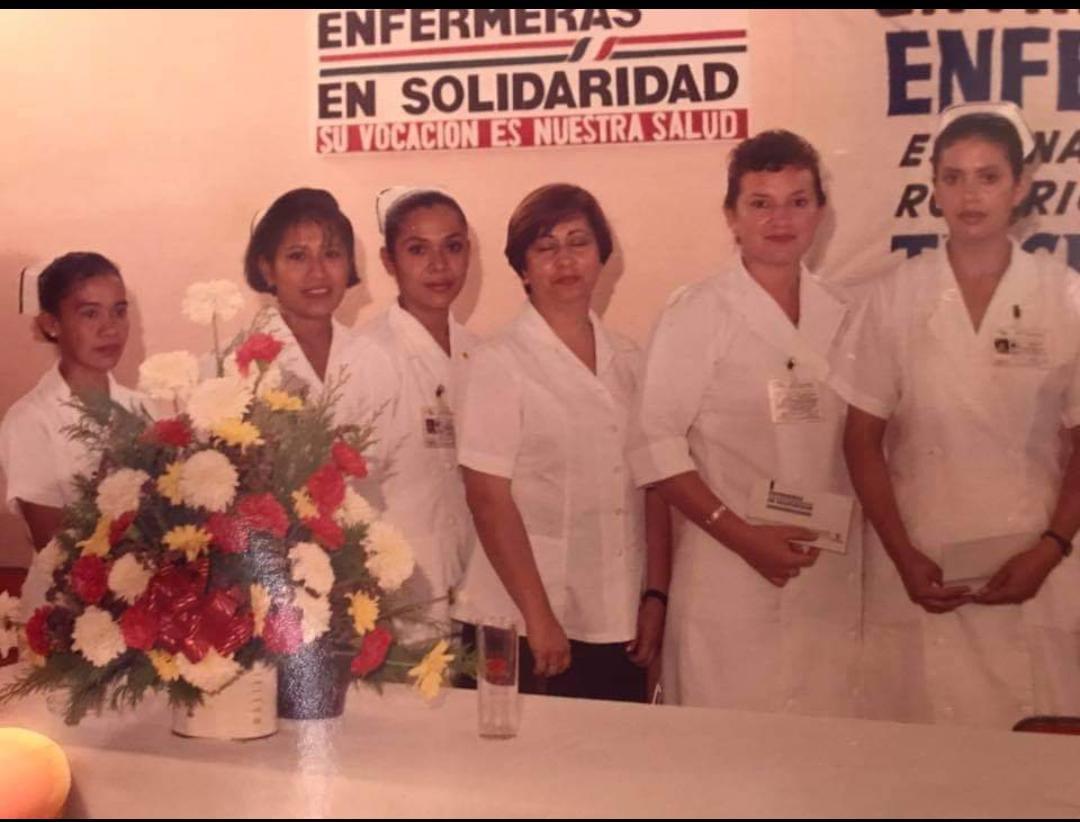 $!‘Nachi’ descubrió su amor por la enfermería al ver el uniforme blanco de su madrina