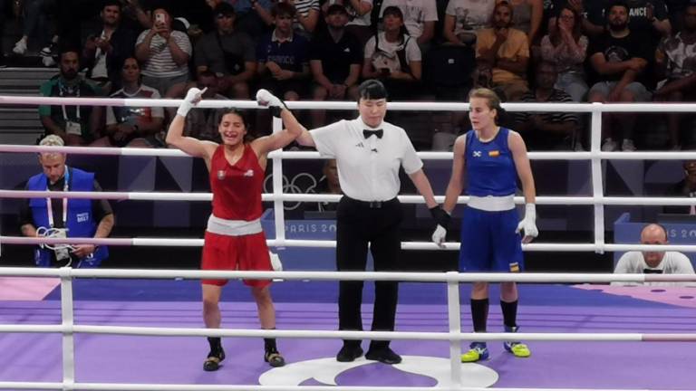 Boxeadora mexicana Fátima Herrera avanza a octavos de final en París 2024